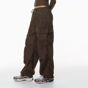 Aritzia Tna Sz XS Squad Pocket Parachute Pant Brown